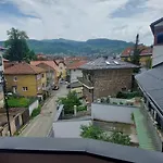 Tara - Center *